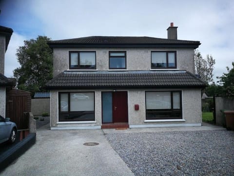 Home Away from Home in Waterford 4 bed rooms House in Waterford City