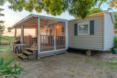 Property building, Patio, Garden, Dining area