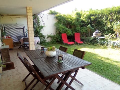 Patio, Spring, Day, Garden, Table tennis, Dining area, Garden view, sunbed