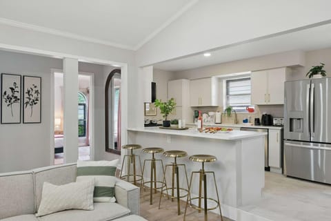 Spacious 5BR 3BA Retreat with Pool & Hot Tub House in Duncanville