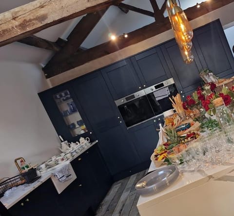 The Barn - Batley West Yorkshire - horse stays Villa in England