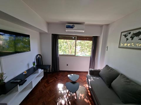 Communal lounge/ TV room, TV and multimedia, Living room, Seating area, Evening entertainment, air conditioner