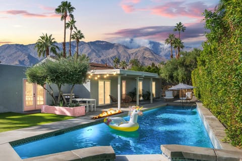 Patio, Mountain view, Pool view, Swimming pool