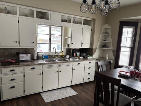 The Inn on Holgate Avenue Apartment in Ohio