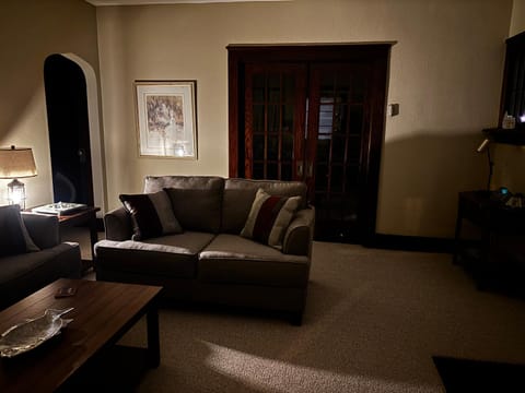 The Inn on Holgate Avenue Apartment in Ohio