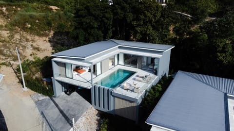 Property building, Day, Natural landscape, View (from property/room), Balcony/Terrace, Pool view, Swimming pool, sunbed