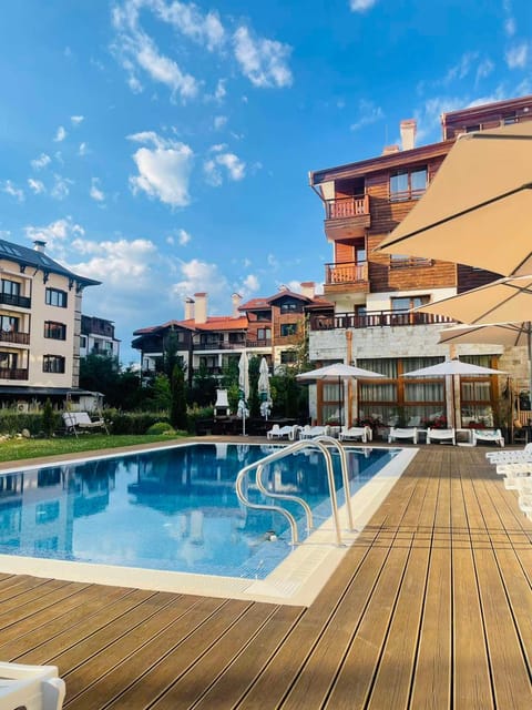 Day, Pool view, Swimming pool, sunbed