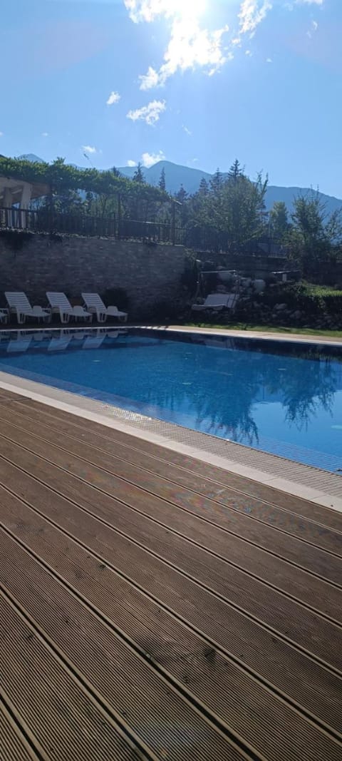 Day, Natural landscape, Mountain view, Pool view, Swimming pool, sunbed