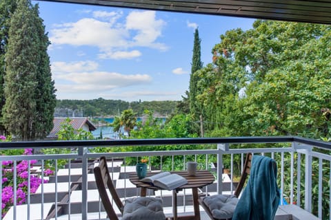 Spring, View (from property/room), Balcony/Terrace, Garden view