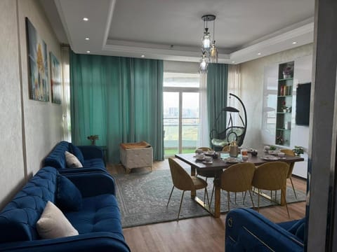 TV and multimedia, Seating area, Dining area