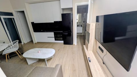 Communal lounge/ TV room, TV and multimedia, Kitchen or kitchenette, Living room, Seating area