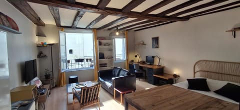 TV and multimedia, Seating area
