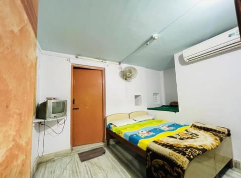Bed, TV and multimedia, Photo of the whole room, Bedroom, air conditioner