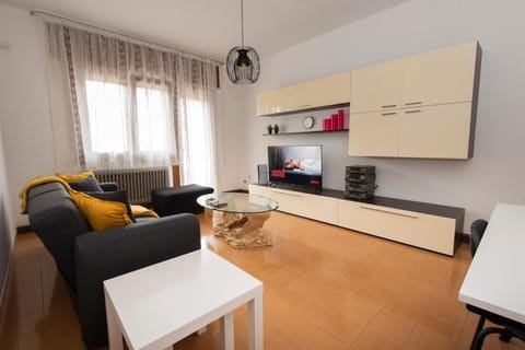 Bright with 2 Terraces and PS5, Near the Center Apartment in Conegliano