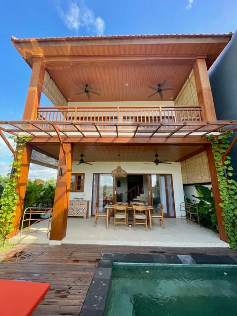 Patio, View (from property/room), Balcony/Terrace, Pool view, sunbed