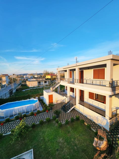 Property building, Day, Swimming pool