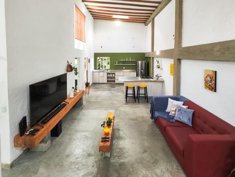TV and multimedia, Kitchen or kitchenette, Living room, Dining area