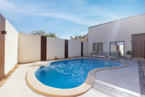 Patio, Natural landscape, Balcony/Terrace, Pool view, Swimming pool, Swimming pool, sunbed