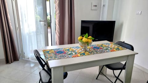 TV and multimedia, Living room, Dining area