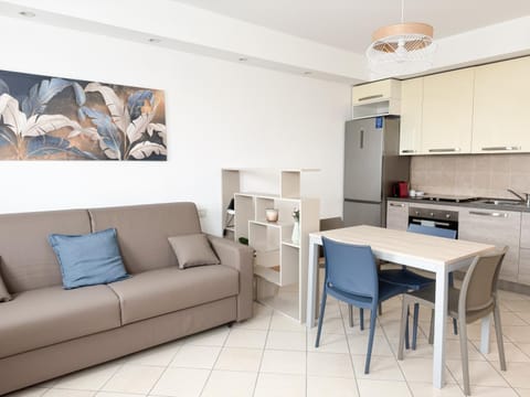 Kitchen or kitchenette, Living room, kitchen