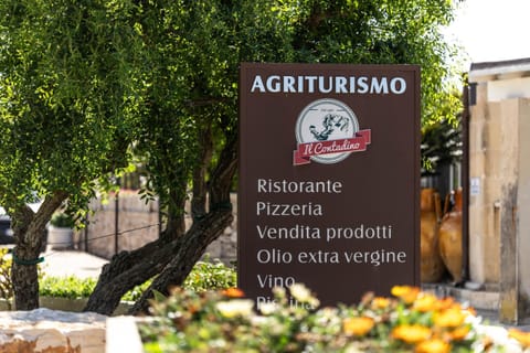 Day, Property logo or sign, Garden, Logo/Certificate/Sign, Garden view, Street view
