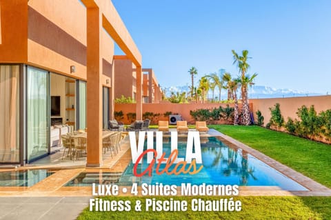 Property building, Patio, Day, Pool view, Swimming pool, sunbed