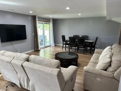 Samri Apartment in Maplewood