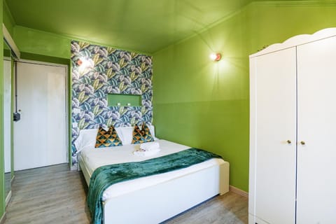 Bed, Photo of the whole room, Bedroom, wardrobe