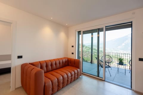 Casa Deva Lakeview Apartment in Riva del Garda