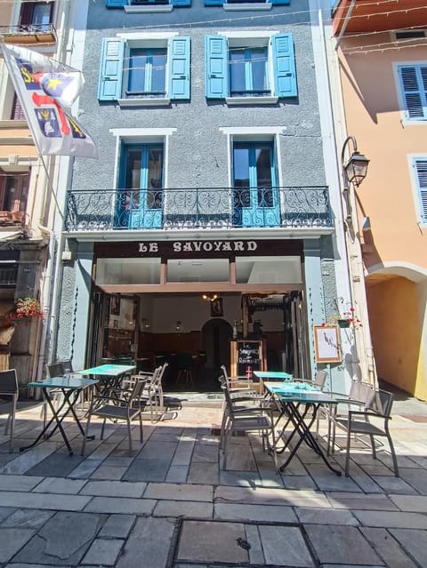 Restaurant/places to eat, Balcony/Terrace