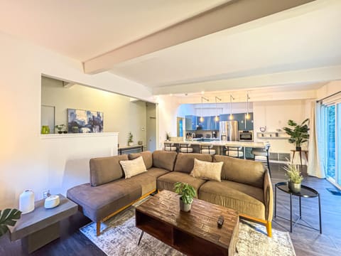 Charming 4-Bedroom Home Near Bel Air - BG - WW Villa in Westwood