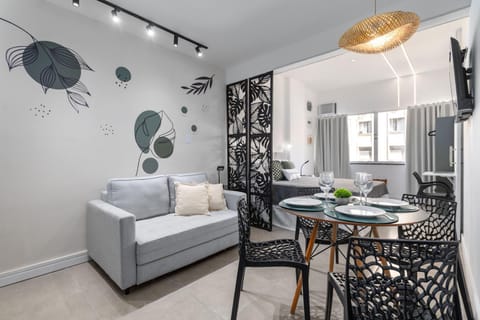 Living room, Seating area, Dinner