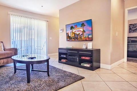 Communal lounge/ TV room, TV and multimedia