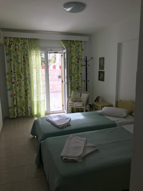 Leonardos Apartments Apartment in Naousa