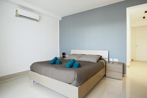 The Monterosa Condo - By Solea Holiday Homes Apartment in Saint Julians