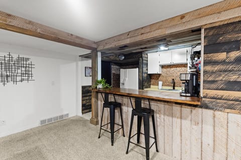 East Farmington Hideaway - Family Friendly Home Apartment in Farmington