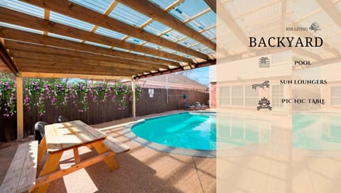 Spacious 5BR 2 B Home with Pool House in Grand Prairie