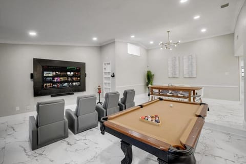 Spectacular 4BR 2B Home with Pool and Grill House in Carrollton