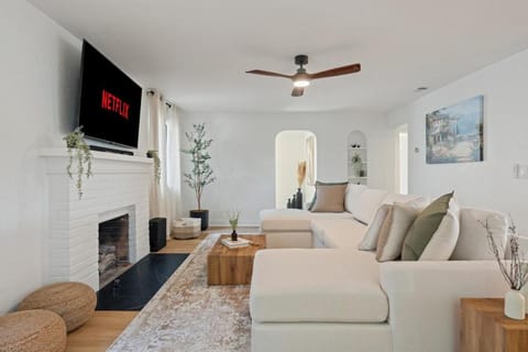 Villa Tierra Alta - Pool, Spa, Movie Theater, Game Room Villa in Casa De Oro-Mount