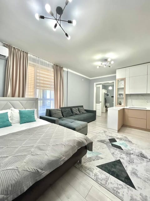 Bed, Living room, Photo of the whole room, Seating area, Bedroom, fireplace