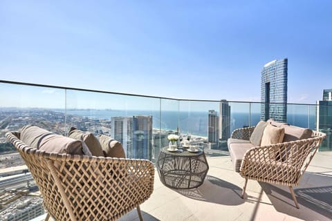Balcony/Terrace, Seating area, City view, Sea view