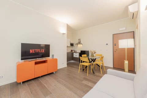 Communal lounge/ TV room, Facade/entrance, TV and multimedia, Kitchen or kitchenette, Living room, Seating area, Dining area, Family, Family, heating, internet, microwave, pet friendly, towels, kitchen, kitchen, air conditioner
