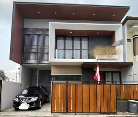 Property building, Day, Parking