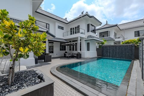 Garden, Swimming pool