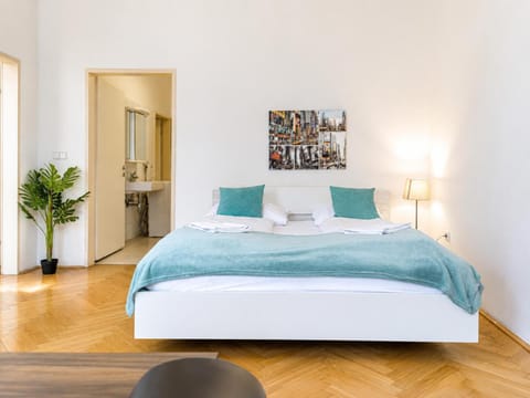 Property building, Bed, Bedroom