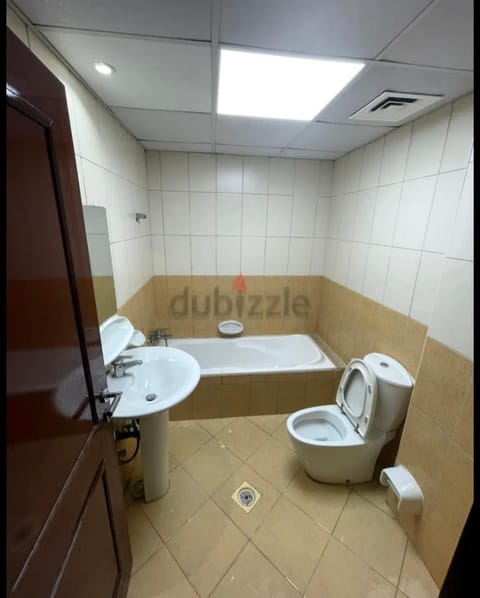 Home 2 Bed and Breakfast in Al Sharjah