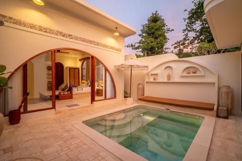 Property building, Swimming pool