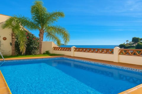 Day, Pool view, Swimming pool, sunbed