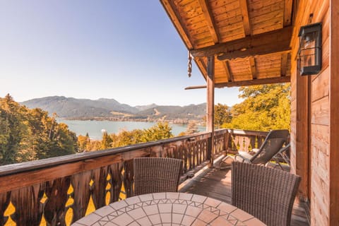 Balcony/Terrace, Seating area, Lake view