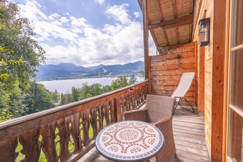 Balcony/Terrace, Seating area, Lake view